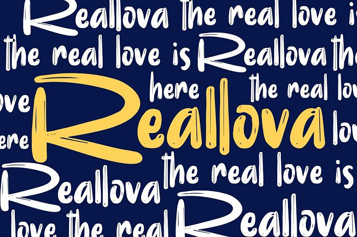 Reallova Brush Font