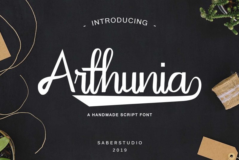 Arthunia Script Font